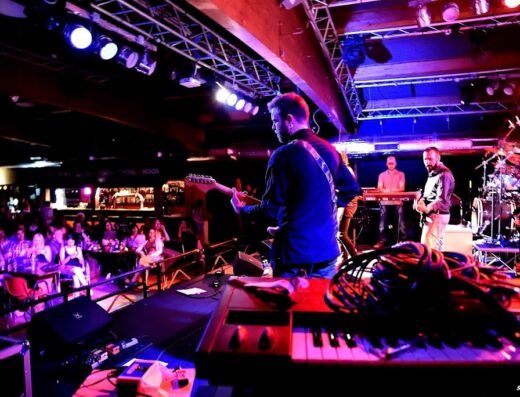 CrossRoads Live Club