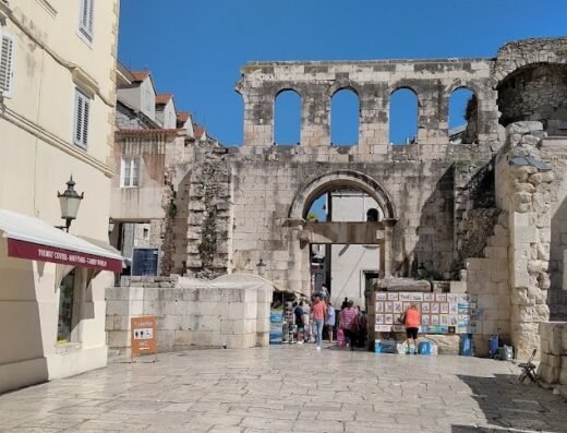 Marvlvs Library Jazz Bar